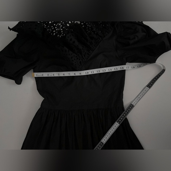 $2K Michael Kors Collection COTTON POPLIN PUFF-SLEEVE EYELET DRESS IN BLACK 6 - Picture 7 of 12